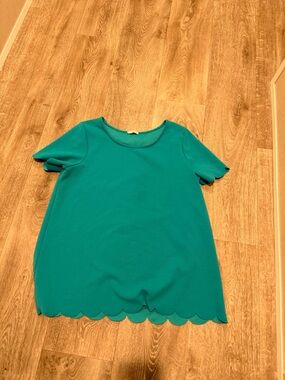 JODIFL Teal Scalloped Hem Short Sleeve Top